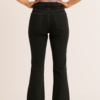 Pantalón tipo jeans corte campana