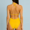 Traje de baño con espalda abierta